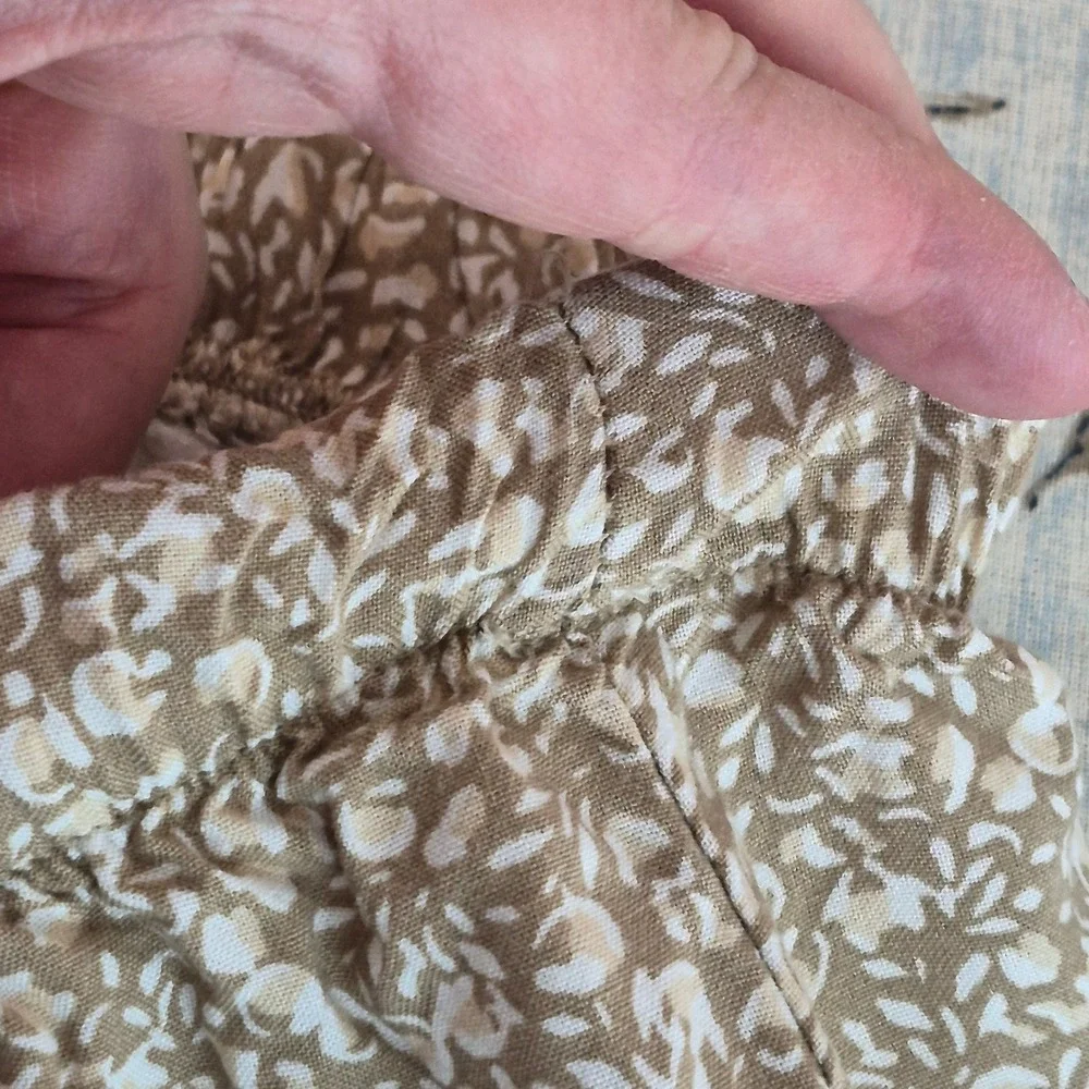 Japna XS Tan Floral Ditsy Tiered Maxi Skirt Rayon‎ Boho Bohemian Cottagecore